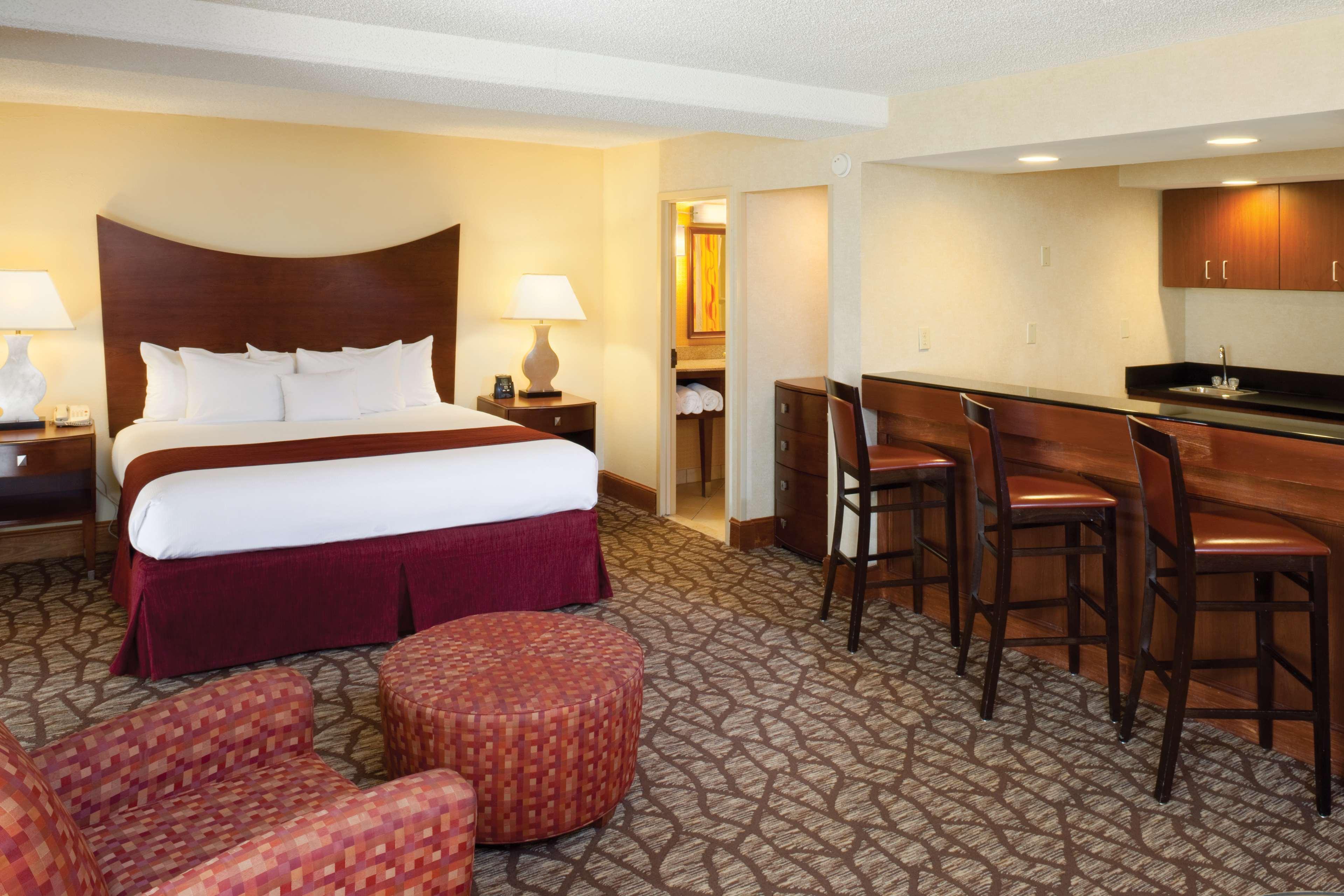 Doubletree By Hilton Johnson City Eksteriør billede