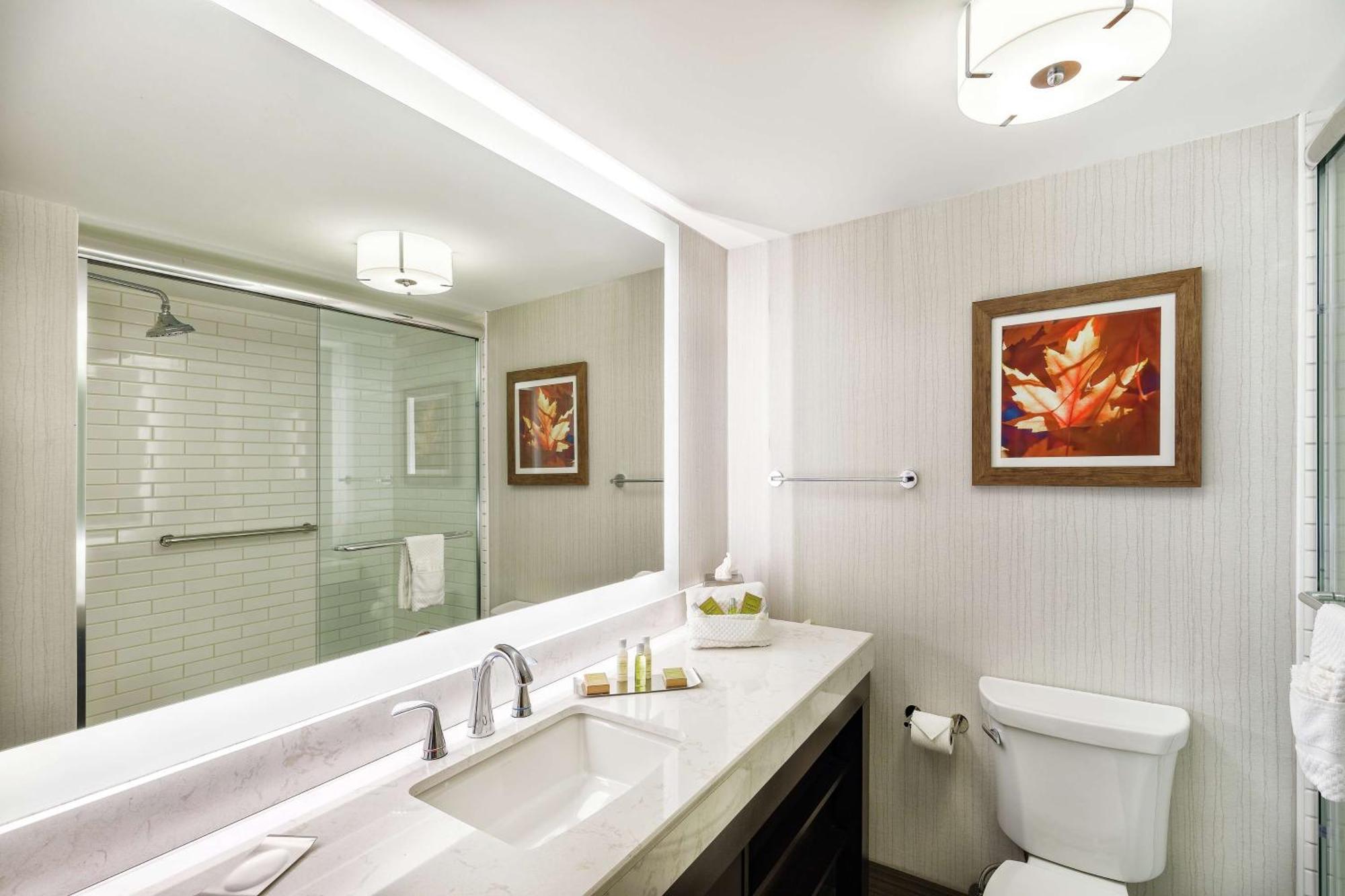 Doubletree By Hilton Johnson City Eksteriør billede