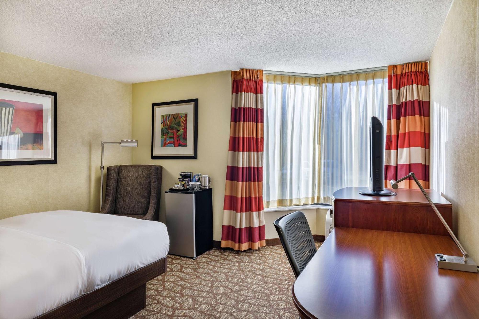 Doubletree By Hilton Johnson City Eksteriør billede
